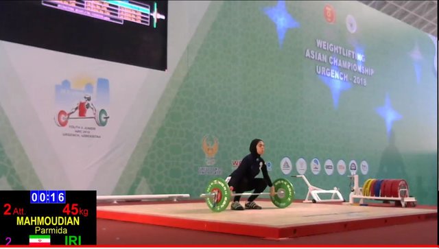 سه حرکت صحیح اولین وزنه بردار دختر ایران در قهرمانی نوجوانان آسیا