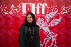 ماهور الوند برنده سیمرغ سیمین بهترین بازیگر زن در مراسم  اختتامیه سی و ششمین جشنواره جهانی فیلم فجر