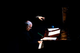 کنسرت «لودوویکو اینائودی» آهنگساز و پیانیست مشهور ایتالیایی در تهران برگزار شد. این کنسرت، ۷ اردیبهشت در تالار وزارت کشور برگزار شده بود.