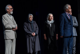 فرزانه طاهری،گلی امامی و مهدی غبرایی در مراسم اعلام برگزیدگان دوره‌های هفدهم و هجدهم جایزه مهرگان ادب