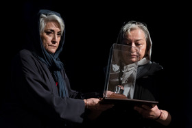 فرزانه طاهری و گلی امامی در مراسم اعلام برگزیدگان دوره‌های هفدهم و هجدهم جایزه مهرگان ادب