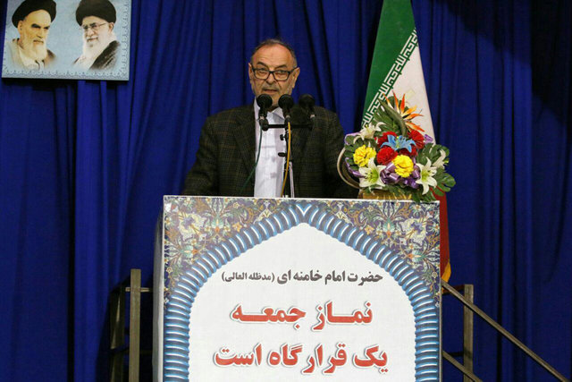 دولت باید خادم کارگر و کارآفرین باشد