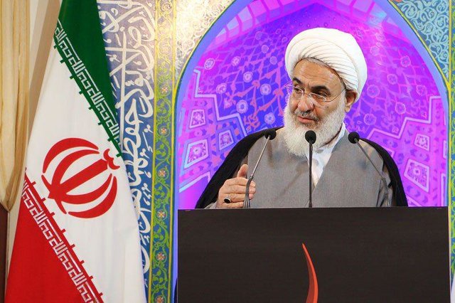 مجلس شورای اسلامی به نیرنگ‌های دشمن به دیده اعتماد نگاه نکند