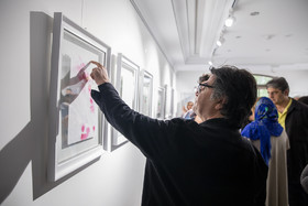 جعفر پناهی کارگردان در مراسم گشایش نمایشگاه نقاشی‌ احمدرضا احمدی