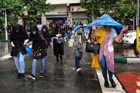 بارندگی شدید در تهران ـ خیابان انقلاب