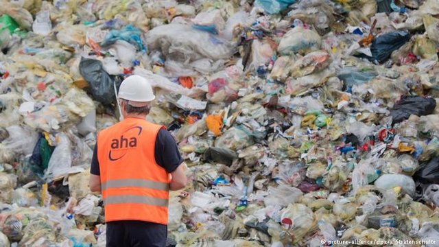 بازیافت زباله‌های پلاستیکی چالش پیش‌روی شوراهای محلیِ انگلیس