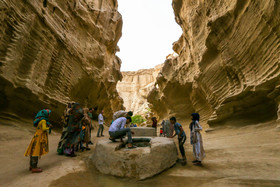 دلیل نامگذاری چاهکوه وجود همین چاه هایی است که در ابتدای دره حفر شده ، این چاه ها محل ذخیره آب باران هستند.
