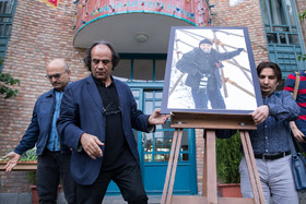 ادای احترام عکاسان مطبوعاتی به عباس عطار