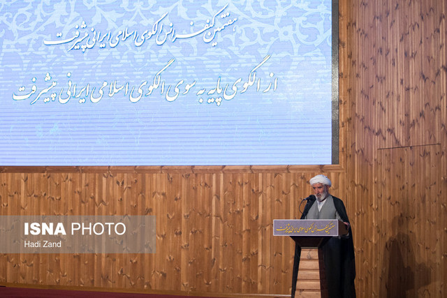 توحید باید در عمل متبلور شود