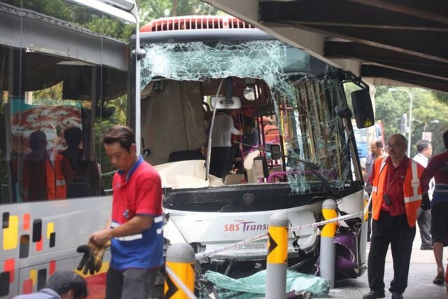  برخورد مرگبار یک اتوبوس و 2 کامیون در سبزوار
