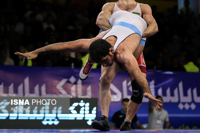 قهرمانان ۵ وزن کشتی فرنگی دانشجویان کشور مشخص شدند