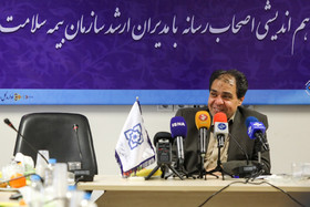 طاهر موهبتی، رییس سازمان بیمه سلامت در نشست هم‌اندیشی با اصحاب رسانه - خبرگزاری ایسنا