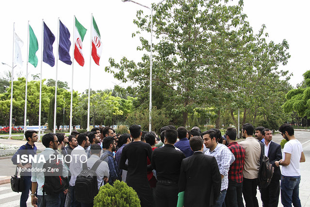 اعتراض دانشجویان دانشگاه فردوسی به کاهش سنوات تحصیلی+پاسخ مسئولان