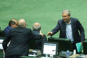 علی ربیعی، وزیر کار، تعاون و رفاه اجتماعی جهت پاسخ به سوالات نمایندگان در جلسه علنی مجلس شورای اسلامی حضور یافت.