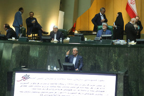علی ربیعی، وزیر کار، تعاون و رفاه اجتماعی جهت پاسخ به سوالات نمایندگان در جلسه علنی مجلس شورای اسلامی حضور یافت.