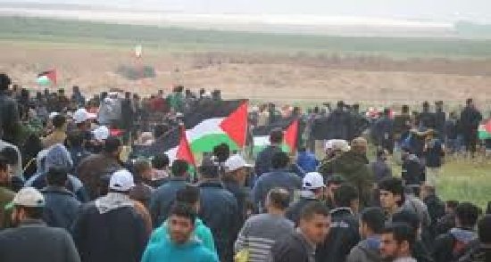 زخمی شدن ۵۶ فلسطینی در ادامه تظاهرات "بازگشت" در مرز غزه