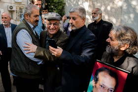 فریدون جیرانی در مراسم تشییع پیکر حسین شهاب بازیگر پیشکسوت