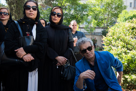 پرستو صالحی و محمد شیری در مراسم تشییع پیکر حسین شهاب بازیگر پیشکسوت