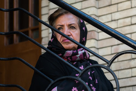  گیتی معینی در مراسم تشییع پیکر حسین شهاب بازیگر پیشکسوت