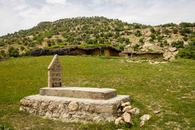 قبرستان روستای گاو شیر در حاشیه رود بادام شیرین در مسیر آبشار زرد لیمه