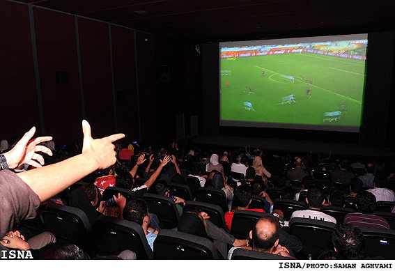 حال چه کسانی از پخش فوتبال در سینما بد است؟