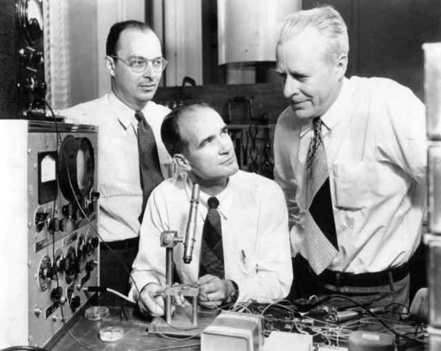 باردین در سال ۱۹۷۲ با لئون کوپر و جان رابرت شریفر دومین جایزه نوبل خود را در توجیه پدیده ابررسانایی به دست آورد.