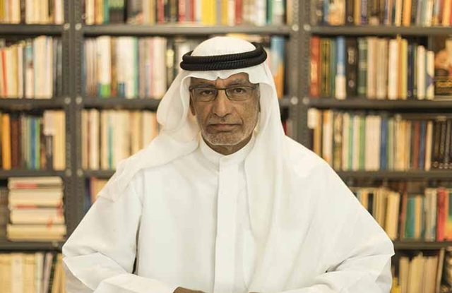 مشاور ولیعهد ابوظبی یمنی‌های منتقد امارات را "سگ‌های ولگرد" خواند