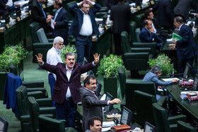 اعلام رای عبدالرضا عزیزی در جلسه علنی مجلس شورای اسلامی