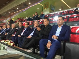 اعتراض کی‌روش به داور در حضور ۹ هزار هوادار