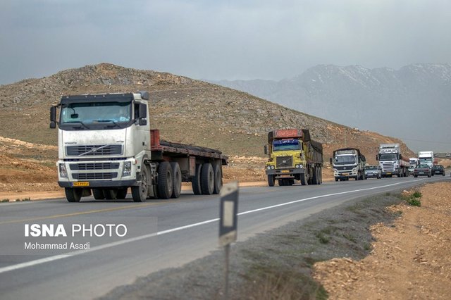 اعتراض تعدادی از کامیون داران ساوه؛چرخ این ناوگان نای چرخیدن ندارد