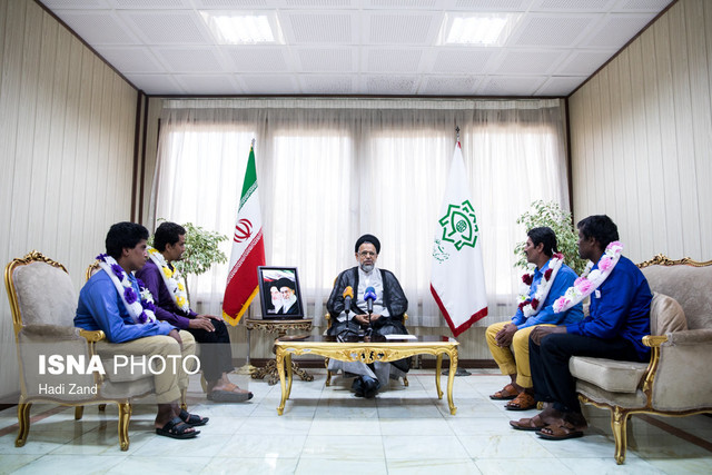 وزیر اطلاعات با چهار ملوان آزادشده دیدار کرد