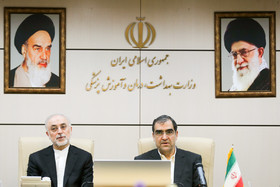 قاضی زاده هاشمی و صالحی در جلسه مشارکت سازمان انرژی اتمی با وزارت بهداشت برای درمان پیشرفته سرطان