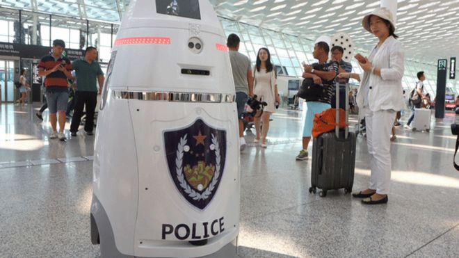 رقابت چین و دبی در به کارگیری ربات‌های خدماتی
