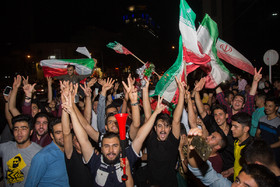 شادی مردم قم پس از برد ایران مقابل مراکش