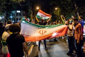 شادی مردم تهران پس از پیروزی تیم‌ملی - پارک‌وی