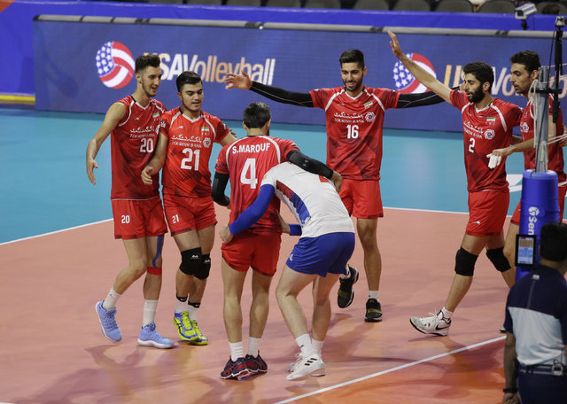 دیدار والیبال ایران با صربستان