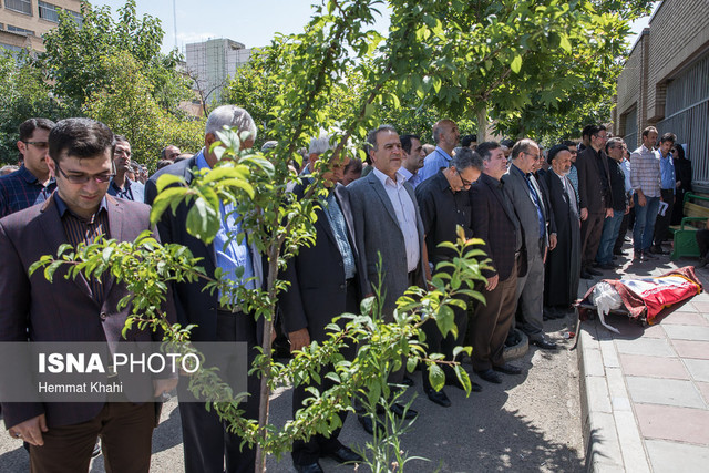 در سوگ استادی که با احتیاط دانشمندانه قدم در راه اندیشه اصلاح اجتماعی گذاشت