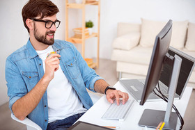 با ۱۰ میلیون تومان کجا سرمایه‌گذاری کنیم؟