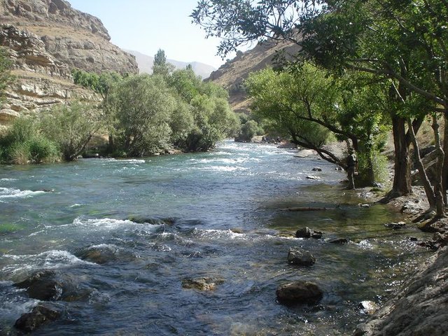 ادامه جست و جو برای یافتن پیکر کودک غرق شده در رودخانه کرج