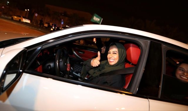 زنان سعودی پشت رول + تصاویر