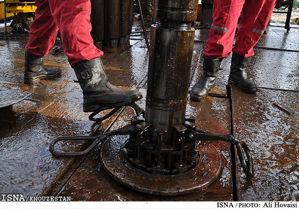 تدوین "دانش فنی تولید سیال تکمیل چاه‌های نفت و گاز"