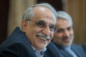 کرباسیان وزیر اقتصاد و دارایی در نشست خبری با خبرنگاران