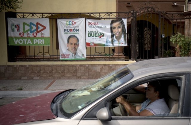 پیشتازی حزب حاکم مکزیک در انتخابات میاندوره‌ای در شمارش اولیه آرا