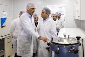 بازدید سید محمدعلی افشانی شهردار تهران از مرکز پرسیس‌ ژن اولین شتاب دهنده زیست فناوری پزشکی کشور 