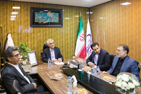 بازدید سید محمدعلی افشانی شهردار تهران از مرکز پرسیس‌ ژن اولین شتاب دهنده زیست فناوری پزشکی کشور 