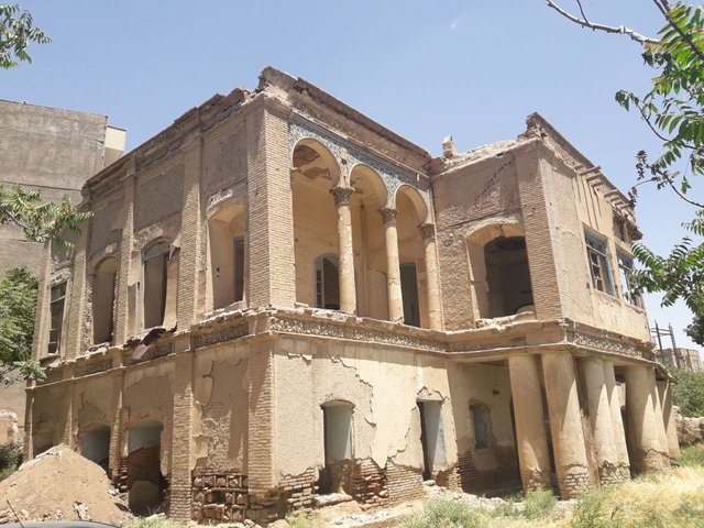 Image result for خانه تاریخی کلانتر تبریز در آستانه نابودی کامل قرار گرفت