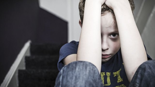 ارتباط آسیب‌های کودکی با سردرد یا میگرن