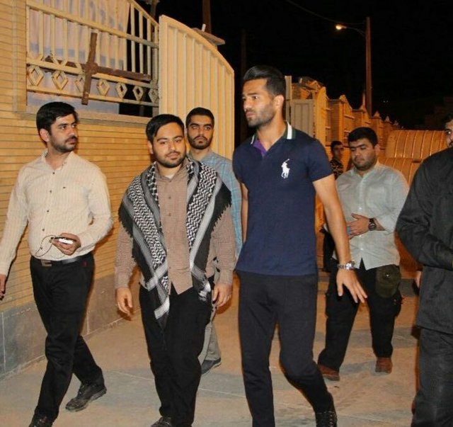 تقبل هزینه 3 دستگاه آب شیرین کن برای آبادان توسط کاپیتان تیم ملی فوتبال ایران 