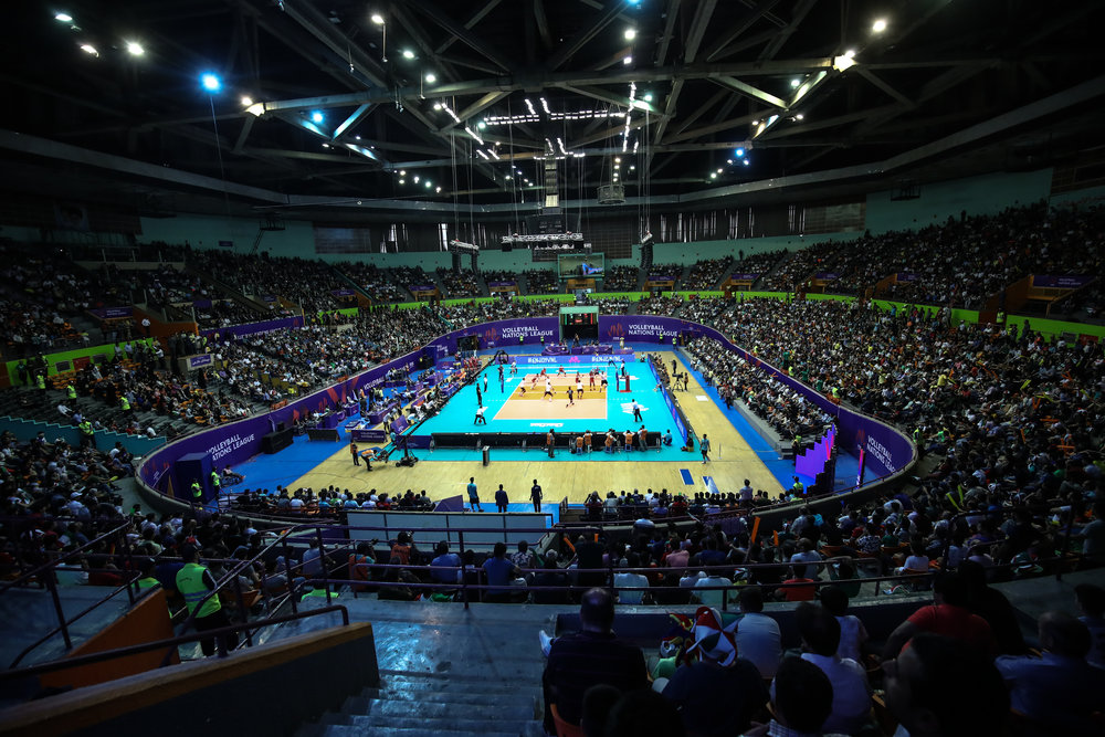 پول ورزش کجا رفته است؟/ سقف‌ها چکه می‌کند، چمن‌ها کچل است!