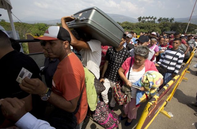مهاجرت بدون فرزند، دردی بر دردهای ونزوئلایی‌ها